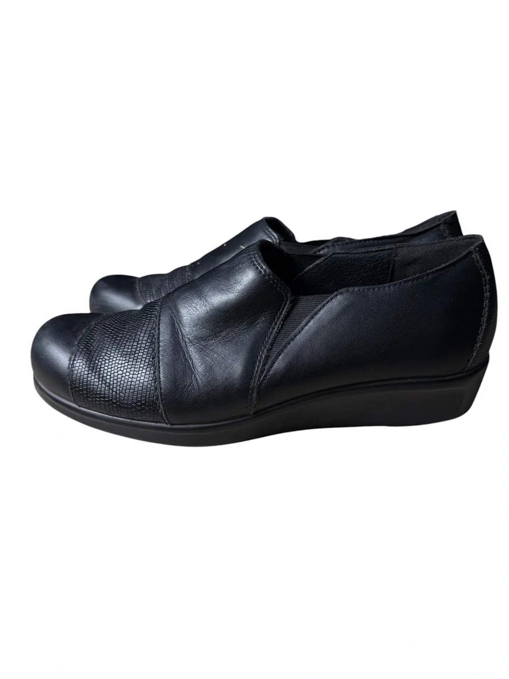 SAS Women's Black Leather Slip-On Shoes Wedge Arch Support Tripad 10M W/ Accent